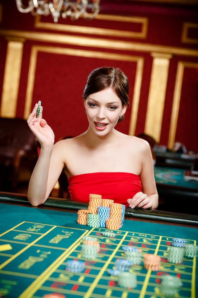 Filipino players enjoying mobile sports betting and live casino on skyph login platform